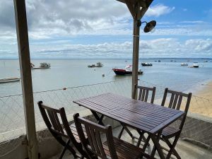 Les pieds dans l'eau
